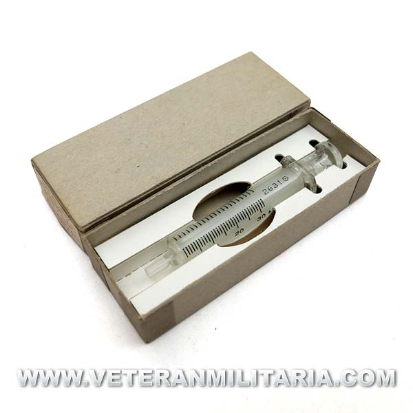 Original US WW2 glass syringe in box.